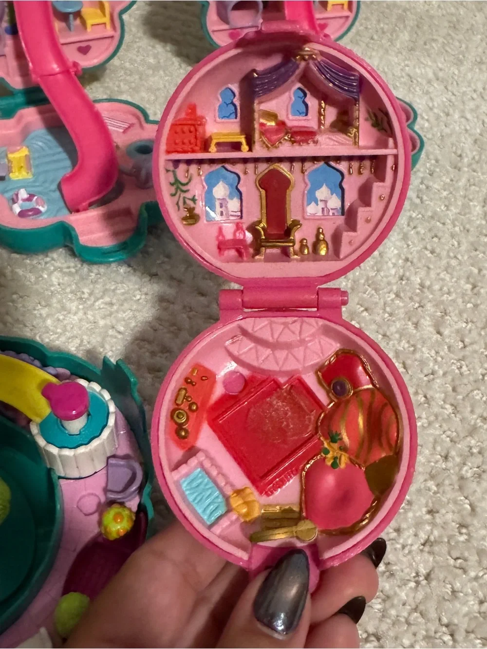 Lot of six Vintage Collectible Polly Pocket
